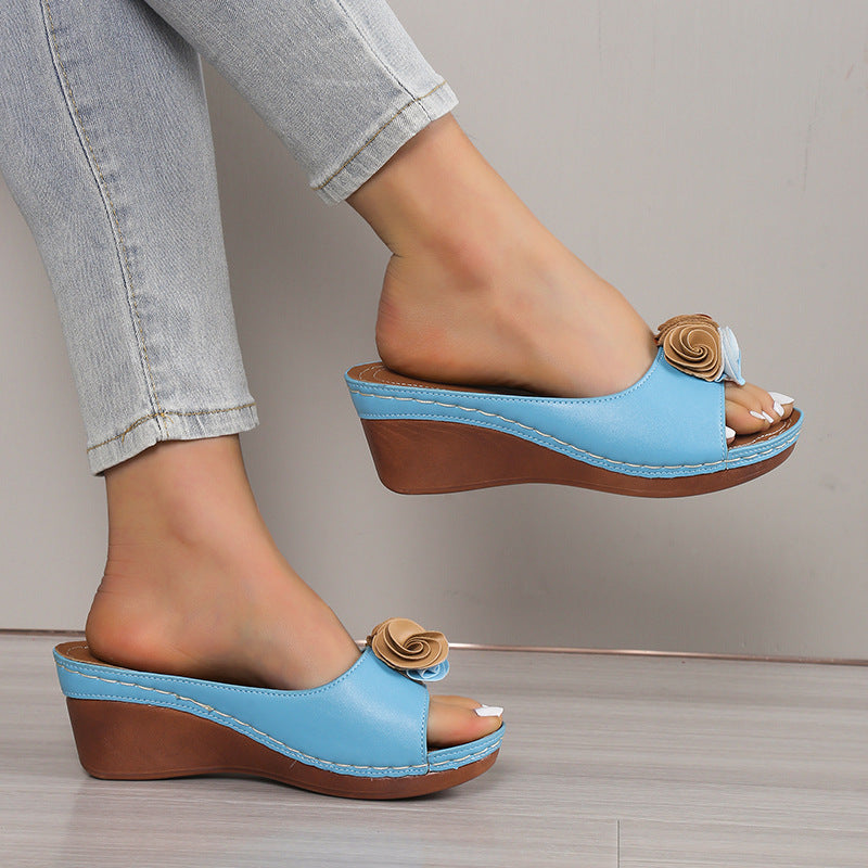 Dame Wedge-sandaler med elegant blomsterdekoration Stilla