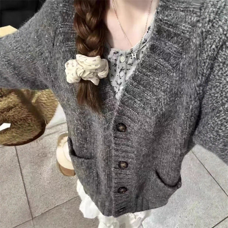Damer Cozy Cardigan med dyb V-hals og dekorative knapper Stilla