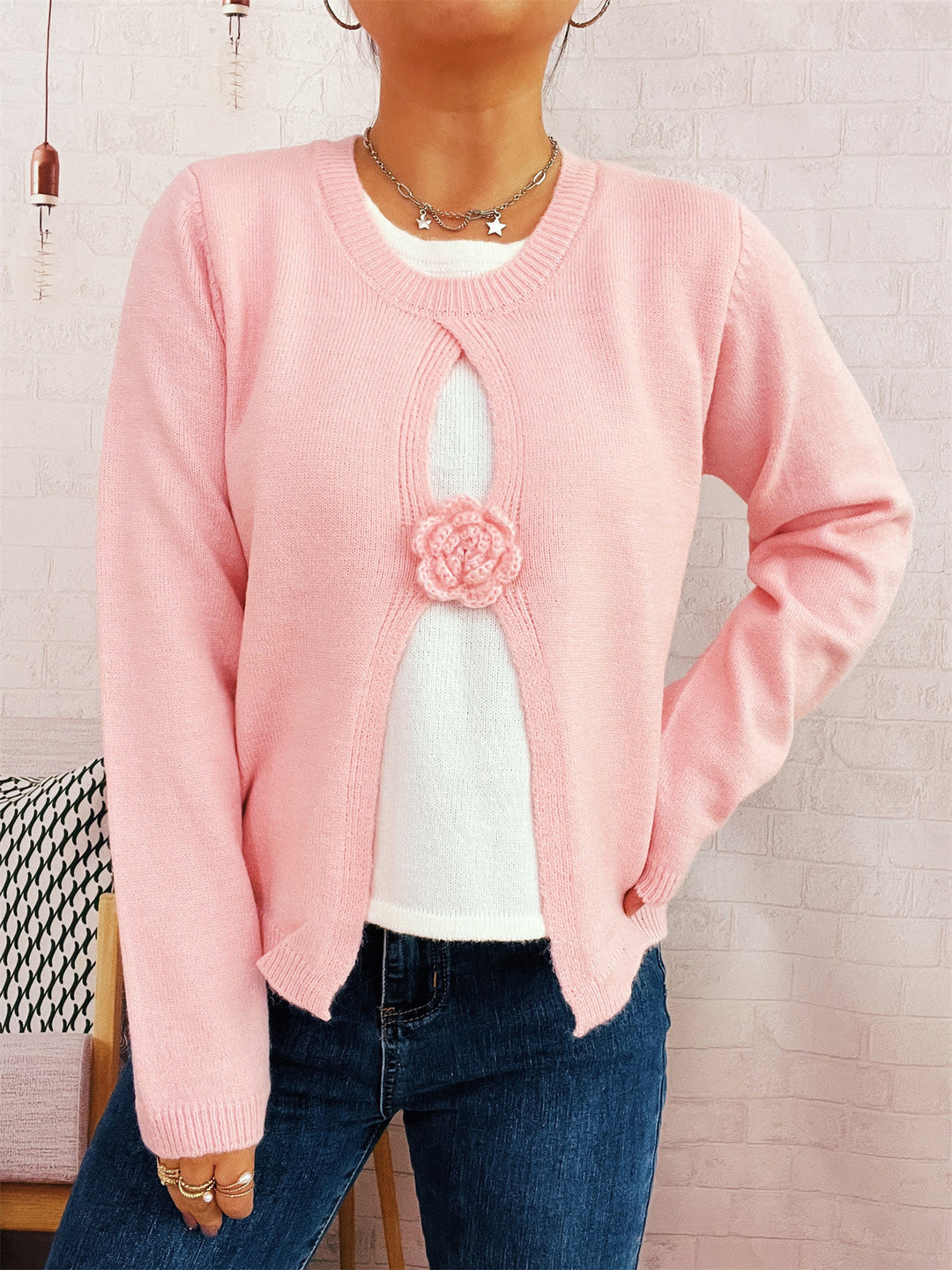 Kvinders cardigan med blomster vinduesdesign og luksuriøs knapdetalje Stilla
