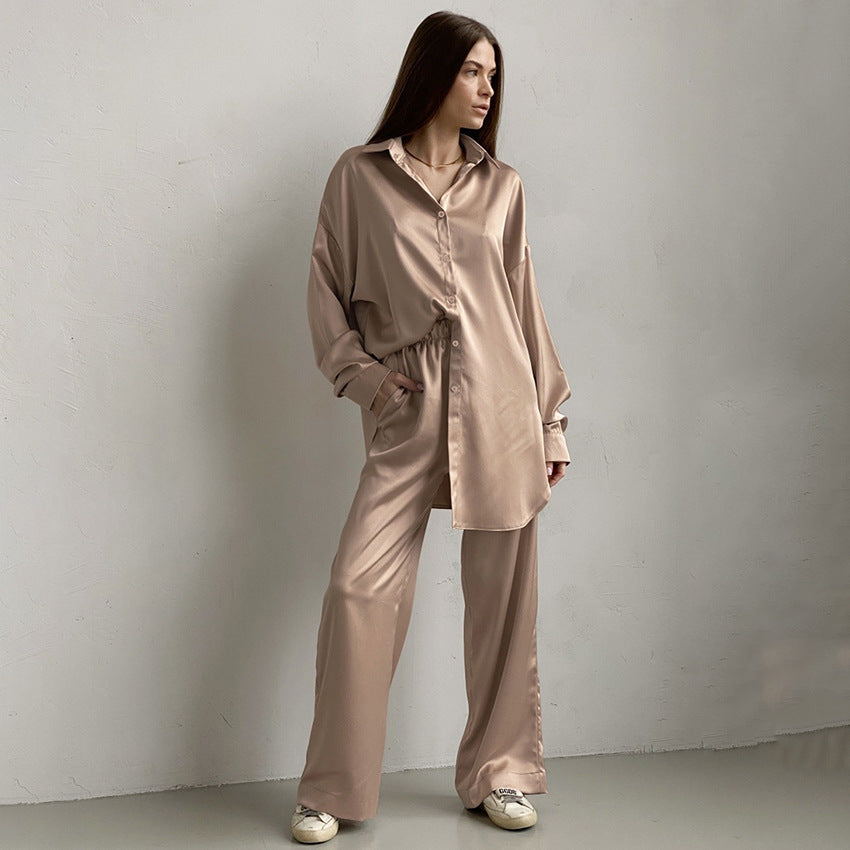 Dame Satin Pyjamasæt med elegant snit og afslappede detaljer Stilla