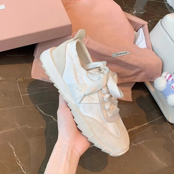 Dame moderne Sneakers med struktureret overmateriale og skridsikker gummisål Stilla