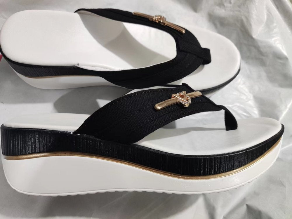Dame Wedge-sandaler med innovativ remstruktur og komfortabelt fodseng Stilla