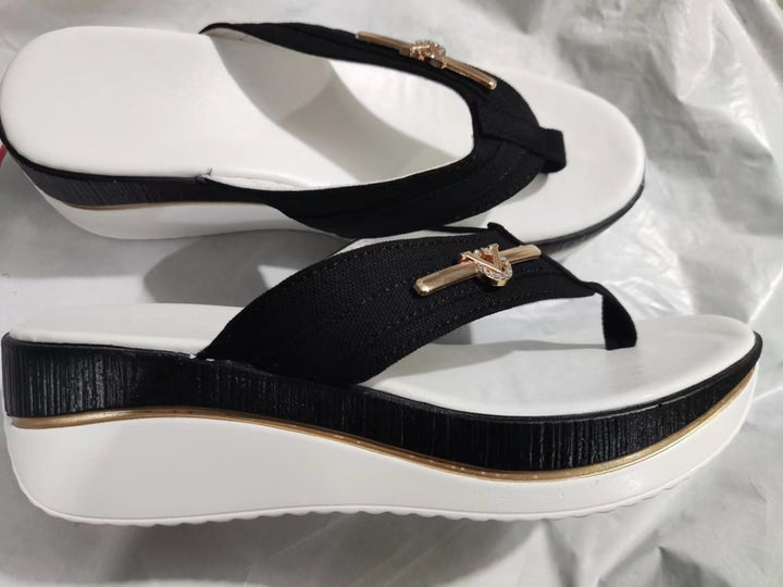 Dame Wedge-sandaler med innovativ remstruktur og komfortabelt fodseng Stilla