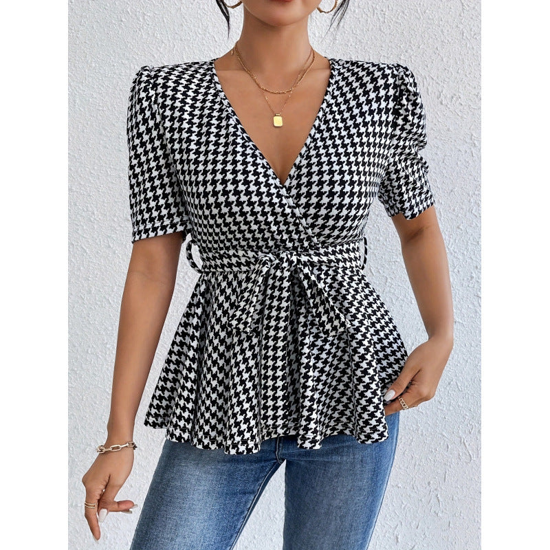 Dame wrap blouse med afslappet snit og moderne hane fod mønster Skovae