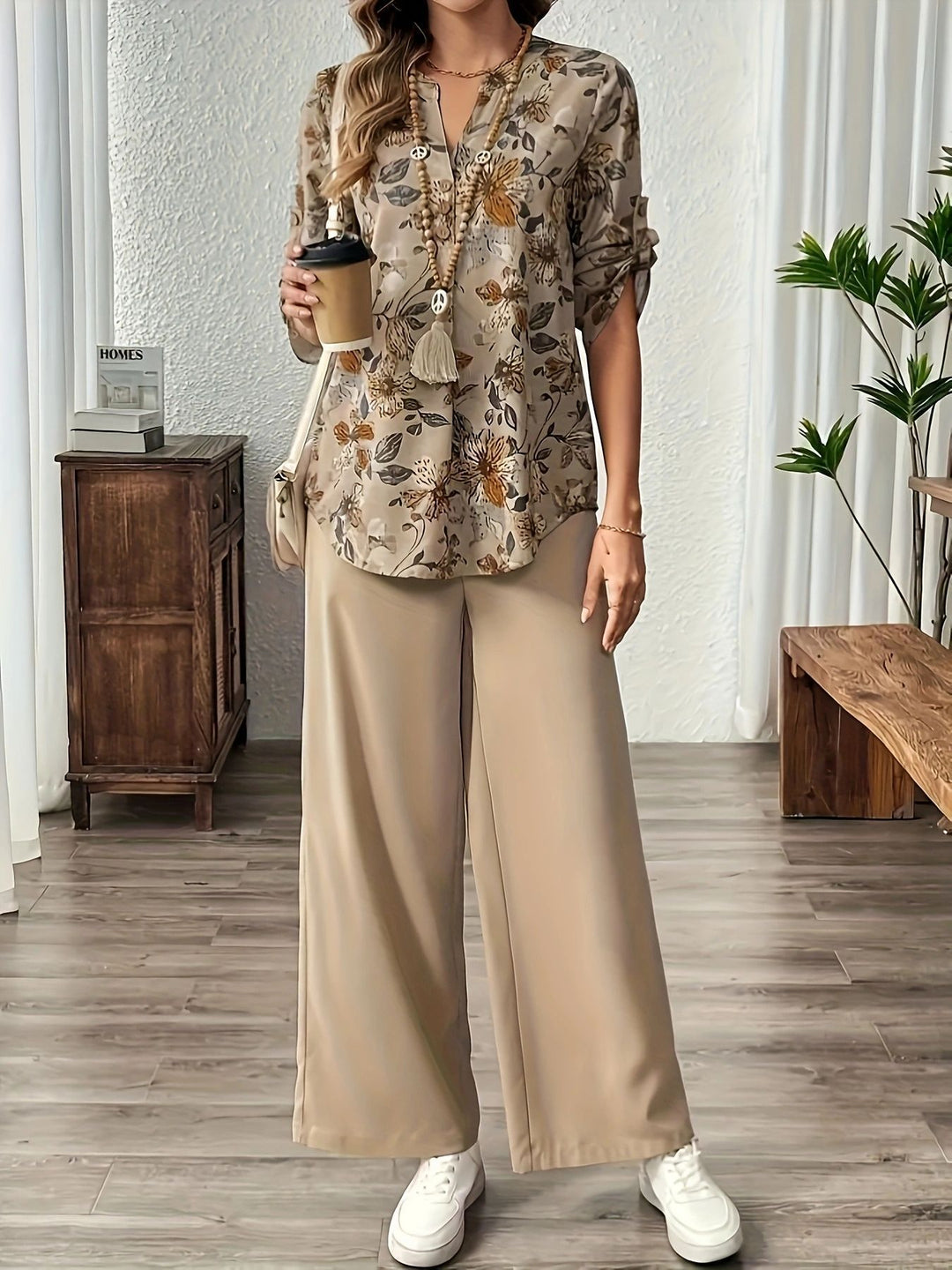 Damebluse med blomsterdesign og afslappet pasform Stilla