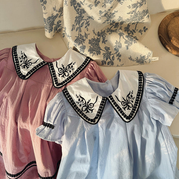 Pige vintage-inspireret kravekjole med dekorativ broderi Stilla