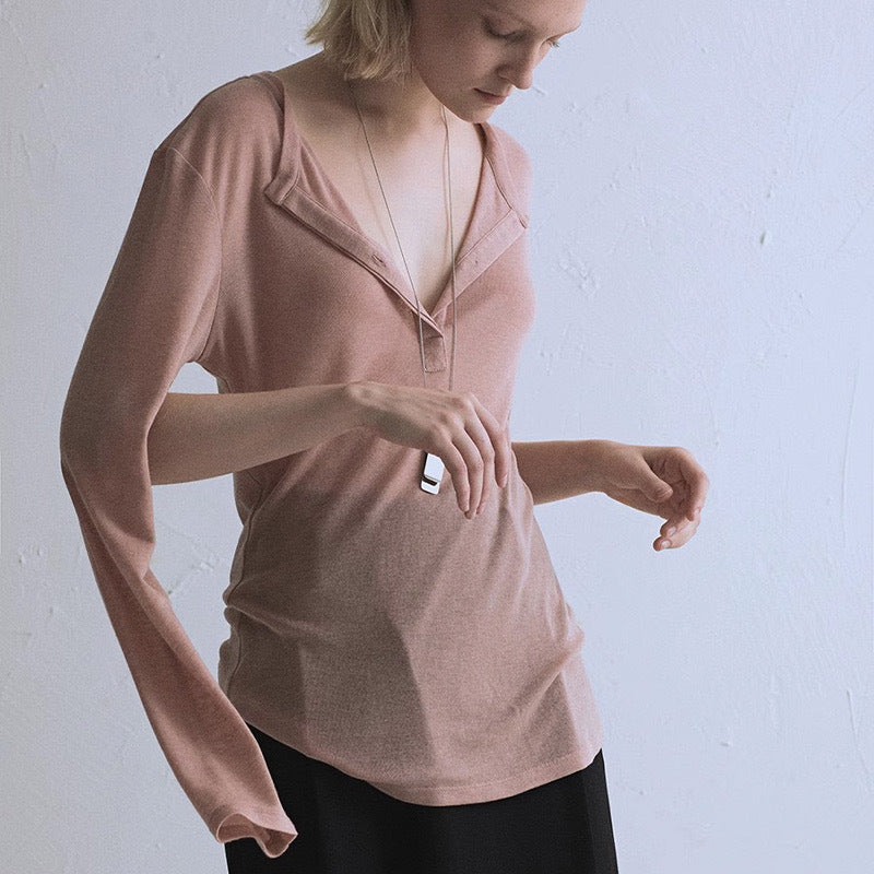 Dame casual langærmet skjorte med dyb V-udskæring og elegant snit Stilla