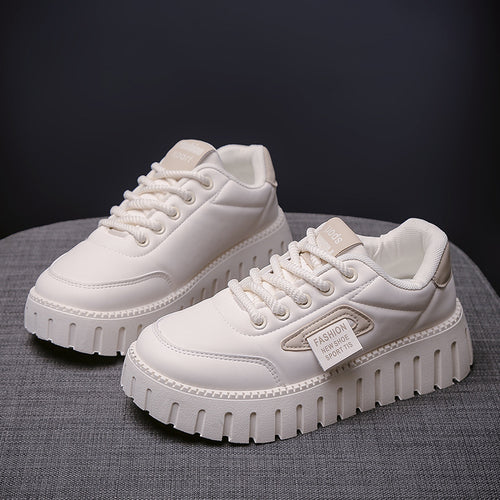 Dame funktionelle sneakers med tyk platform og sporty design Stilla