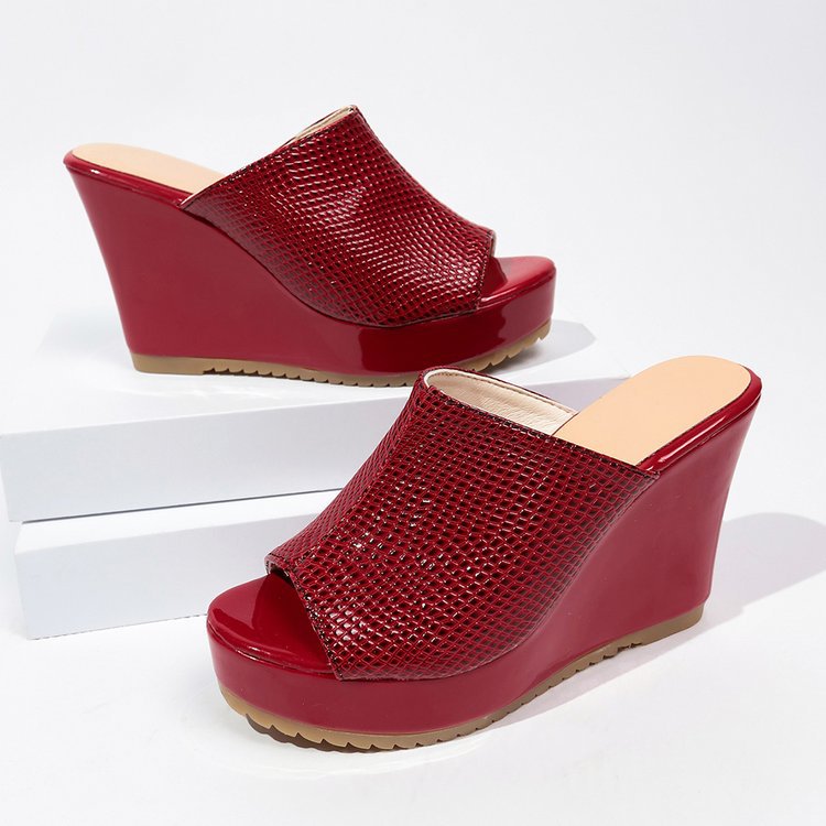 Dame Wedge-sandaler med elegant prægede overdel og moderigtigt accent Stilla