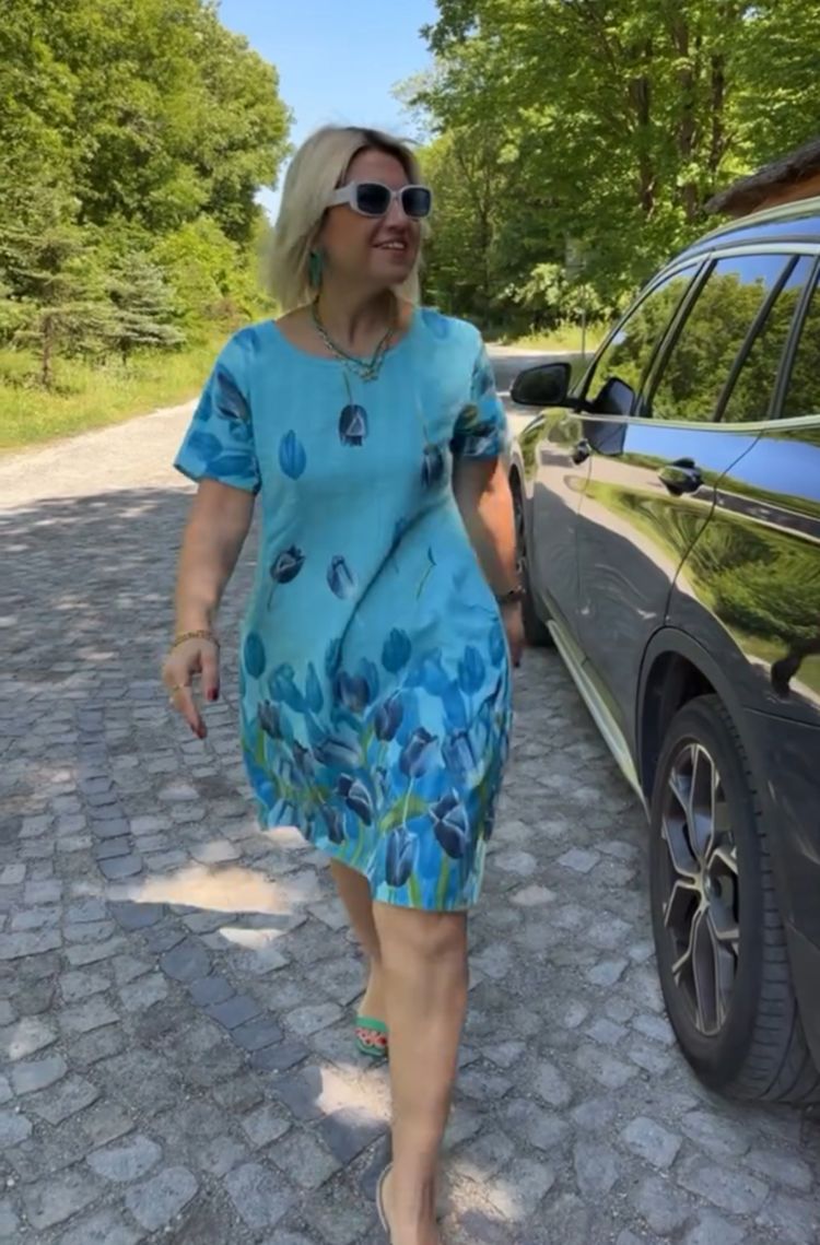 Dame fritidkjole med blomsterprint og behagelig snit Stilla