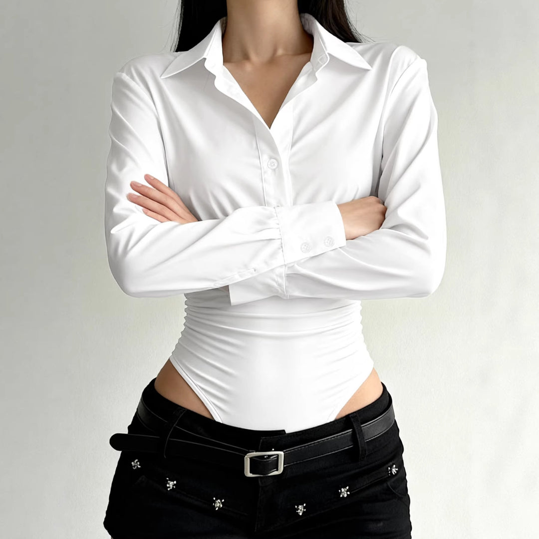 Dame elegant bodysuit med fin krave og knapdetaljer Skovae