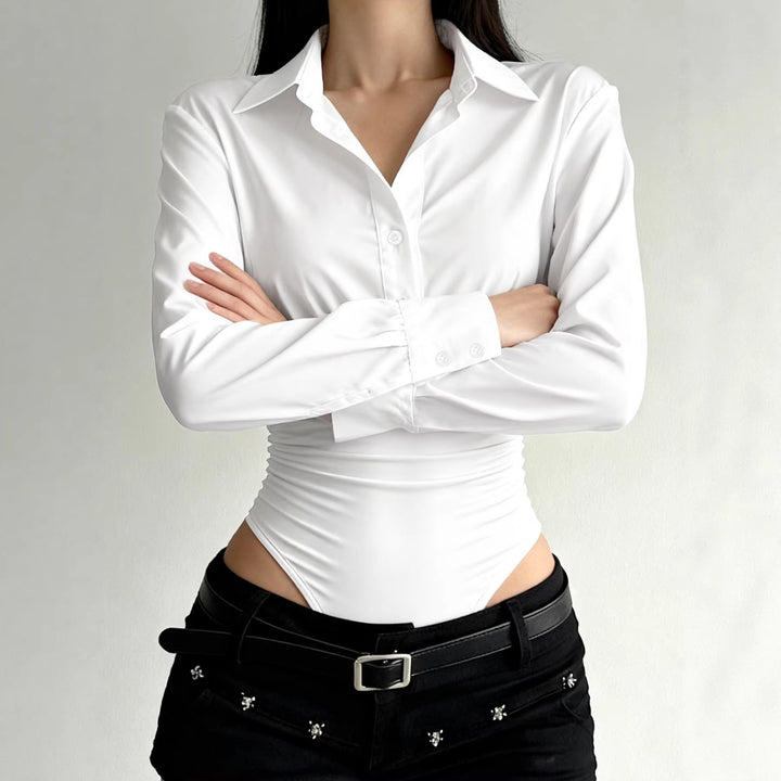 Dame elegant bodysuit med fin krave og knapdetaljer Skovae