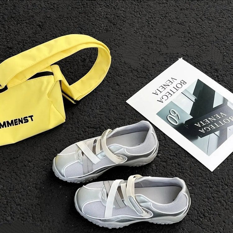 Dame sporty sneakers med elastiske remme og åndbart mesh-overmateriale Stilla