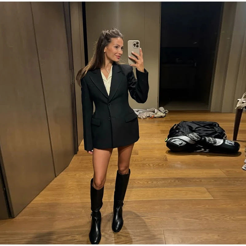 Dame elegant blazerjakke med struktureret design og praktiske lommer Stilla