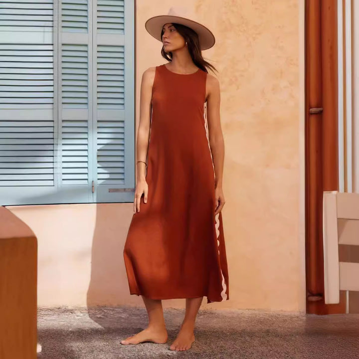 Dame maxi kjole med elegant snit og dekorative detaljer Skovae
