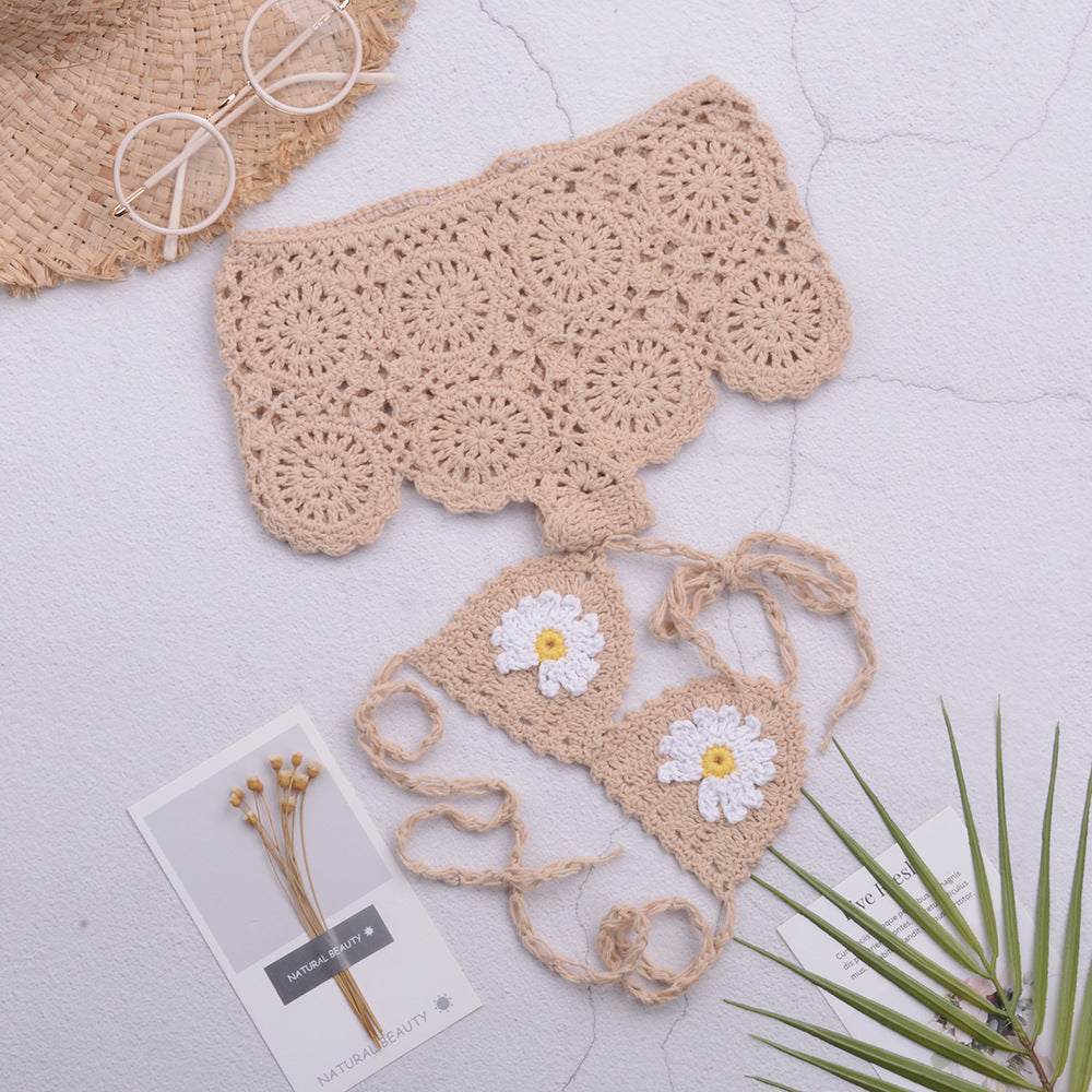 Dame hæklet bikini-sæt med florale applikationer og legende design Stilla