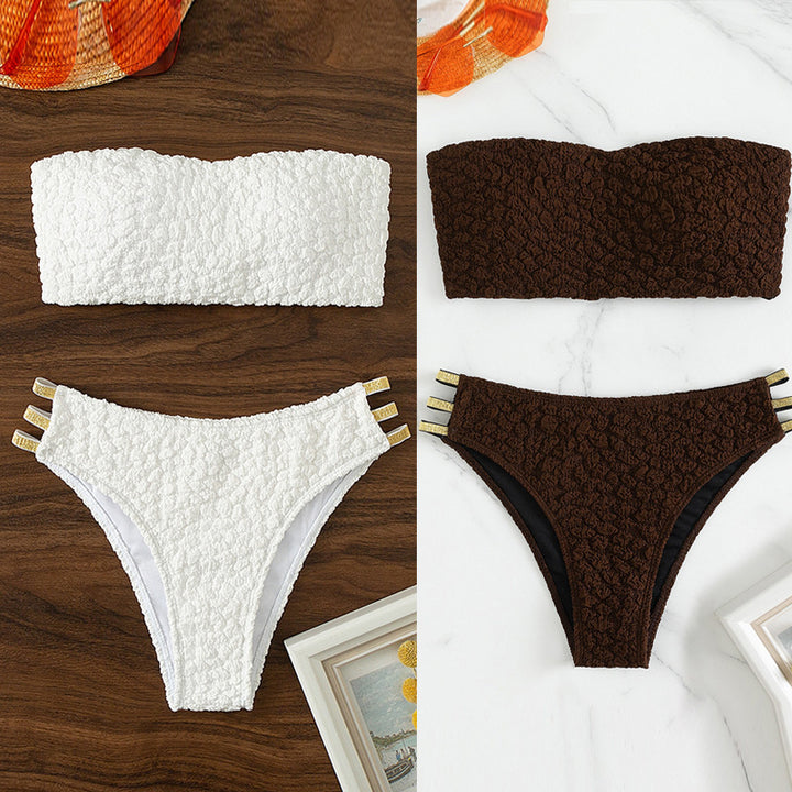 Dame bandeau-bikini med elegant design og gyldne detaljer Skovae