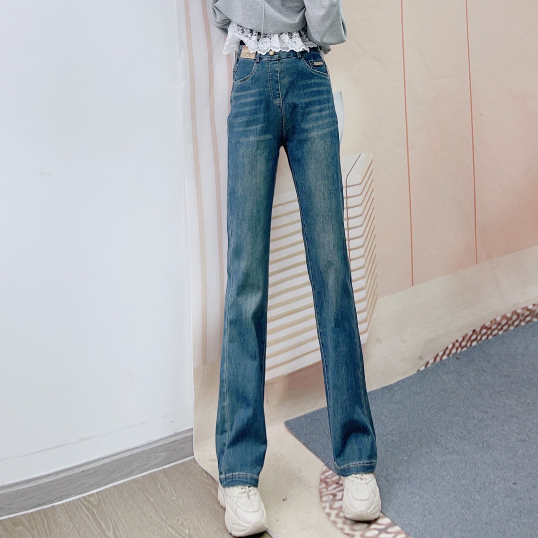 Dame Bredskårne High-Waist Jeans i vintage-stil med afslappet snit og elegante folder Stilla