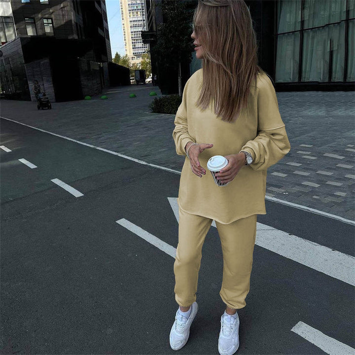 Kvinders fritidssæt med blødt oversized sweater og komfortable bukser Skovae