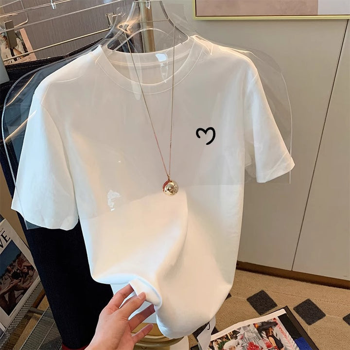 Femme Casual Graphic T-Shirt med minimalistisk hjerte-design Stilla
