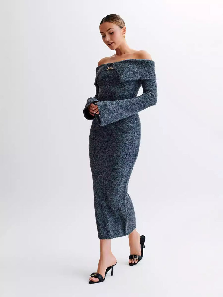 Dame Figurformet Strikkjole med Off-Shoulder-design og Knapdetalje Stilla