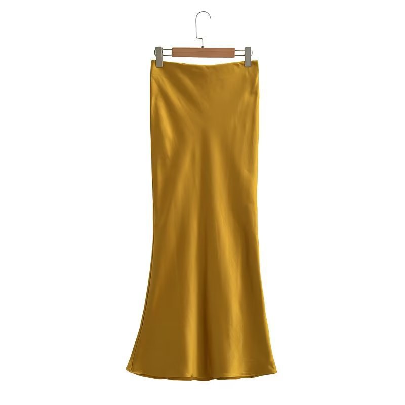 Damernes elegante satin nederdel i minimalistisk stil med blød drapering Stilla