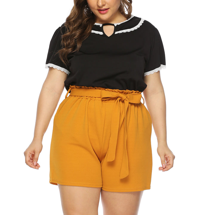 Dame moderigtigt top med flæseærmer og elegante shorts Skovae