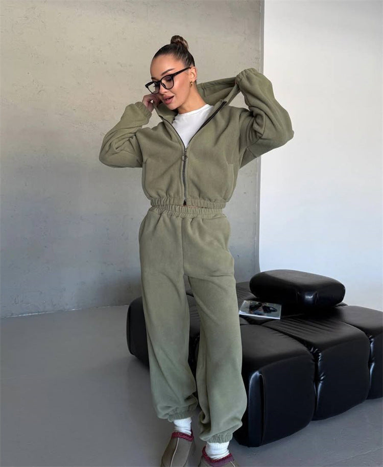 Kvinders stilfulde fleece loungewear sæt med cropped jakke og komfortable joggers Skovae