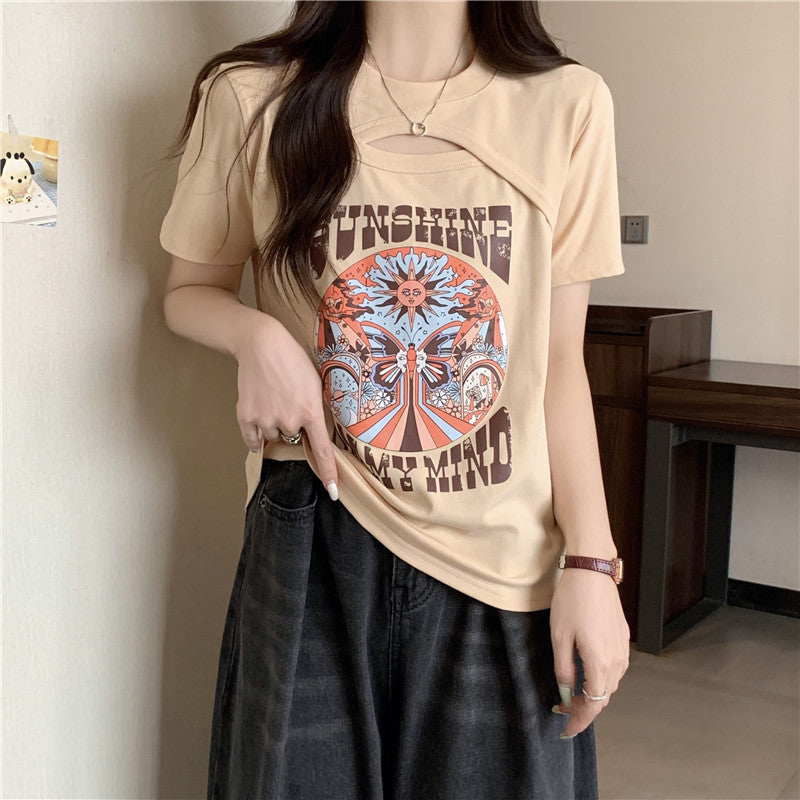 Femme Kunstnerisk Grafik-T-shirt med unikt udskæring detalje Stilla
