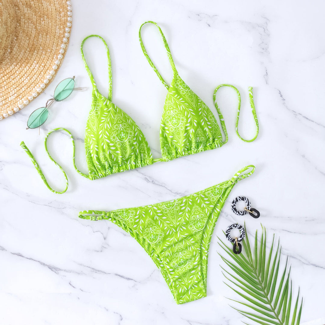 Dame triangel-bikini med legende blomsterdesign og justerbare stropper Stilla