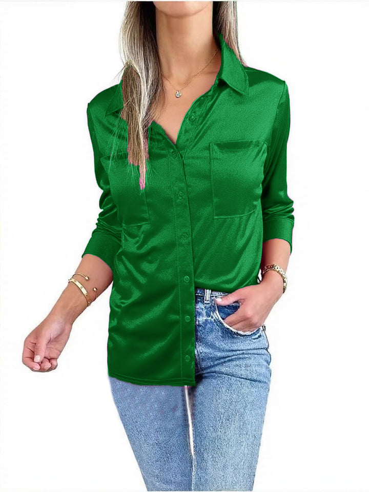 Dame elegant satinbluse med brystlomme og gennemgående knaplukning Stilla