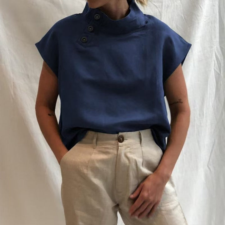 Dame moderne bluse med høj krave og elegante knapdetaljer Skovae