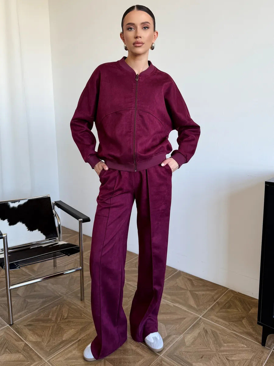 Kvindernes stilfulde fritidssæt med cropped top og løs pasform