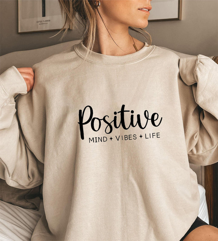 Kvinders sweatshirt med voluminøse ærmer og inspirerende print Stilla