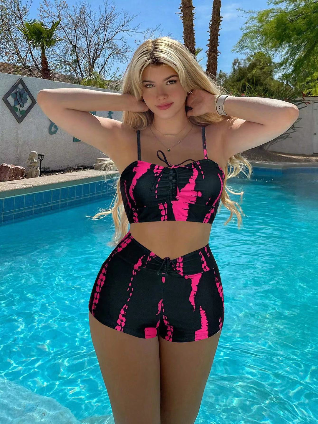 Damer Sporty bikini sæt med højt skåret underdel og trendy overdel Skovae