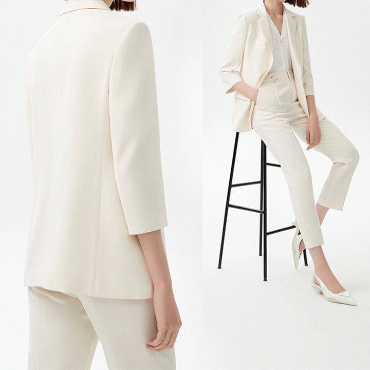 Dame Halvlang Blazer med elegante detaljer og smalt snit Stilla