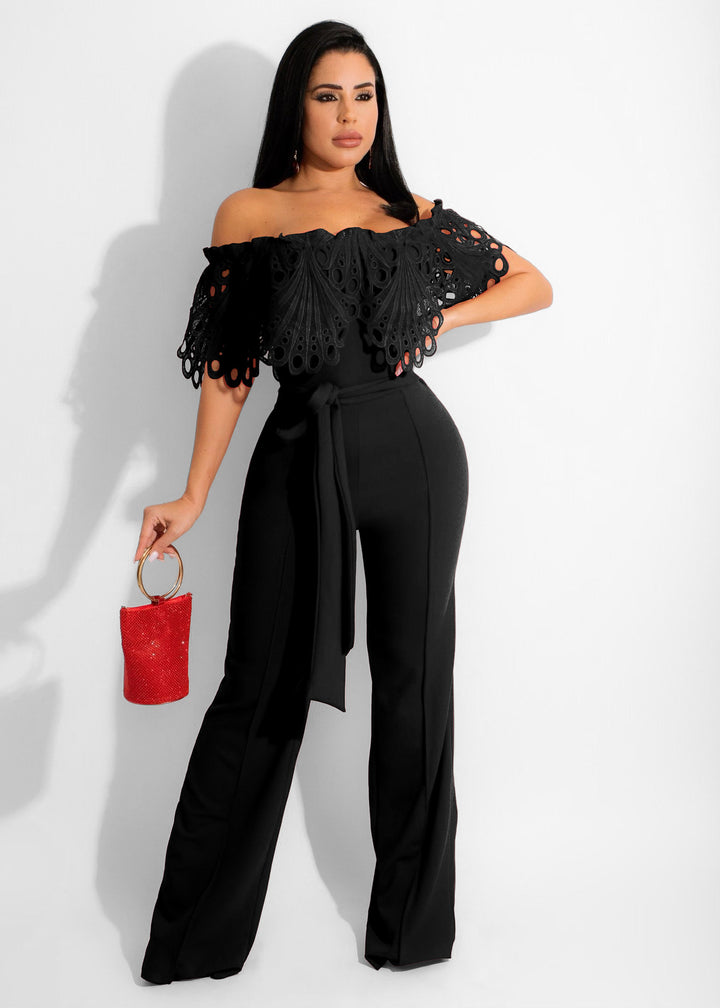 Dame Elegant Off-Shoulder Jumpsuit med dekorativ spids og taljebælte Stilla