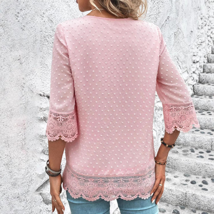 Dame nan transparent Chiffonbluse med prikstruktur, spidsbesætning, V-hals og trekvartærmer Skovae