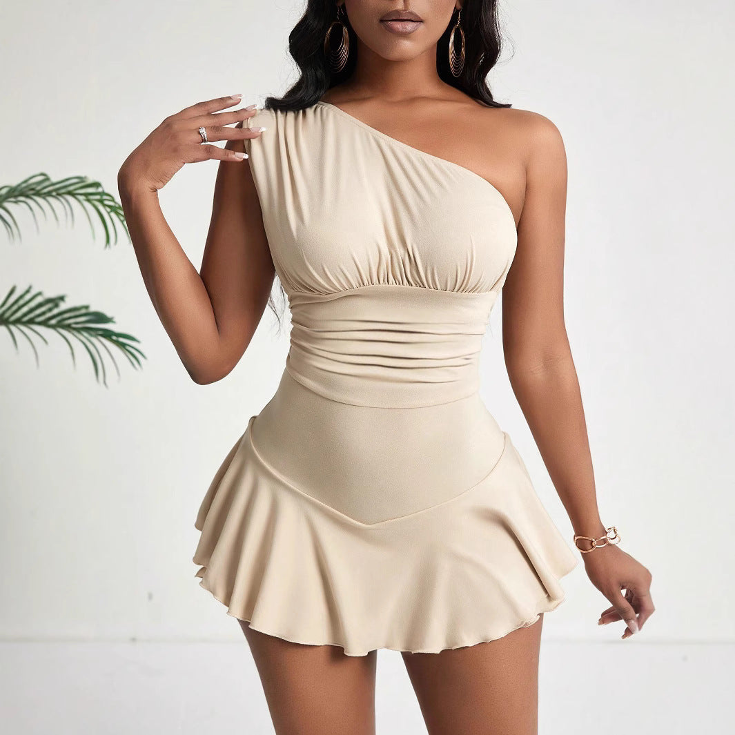 Kvinder asymmetrisk minikjole med blødt materiale og elegant draperingsdesign Stilla