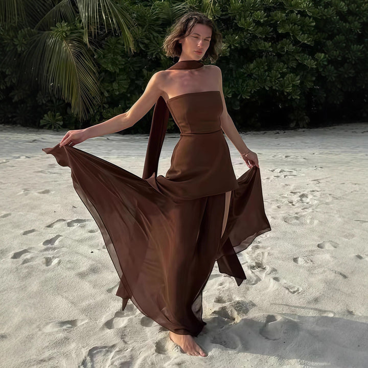 Dame elegante maxi kjole med asymmetrisk snit og stilfuld slids
