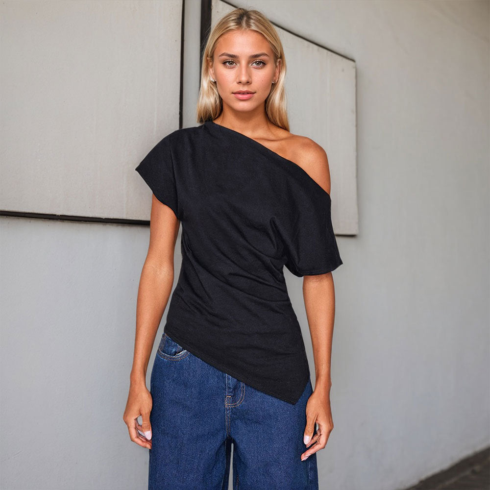 Kvinder asymmetrisk top med off-shoulder design og fashionabel drapering detaljer Stilla