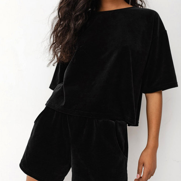 Dame komfortabelt krammesweat-set med oversized top og shorts Stilla