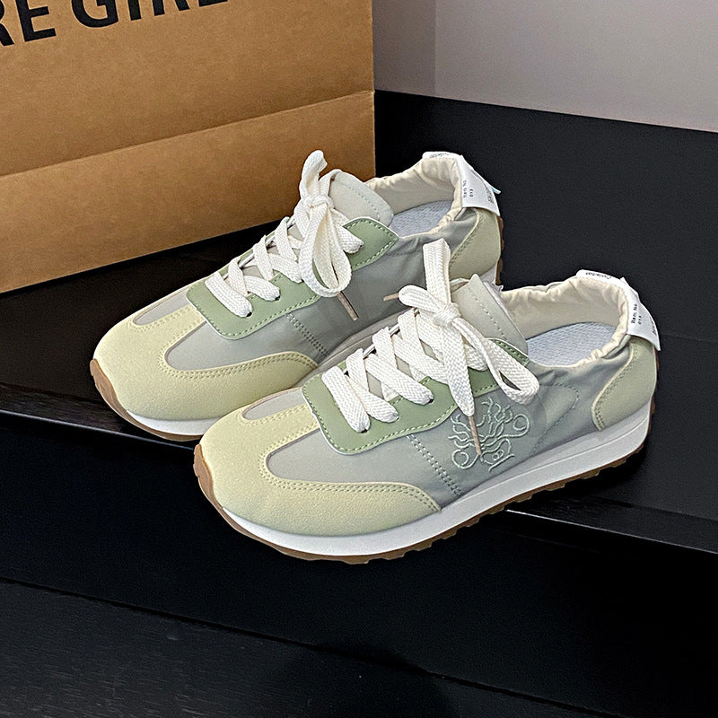 Dame Sneakers med let mesh-overdel og behagelig dæmpningsteknologi Stilla