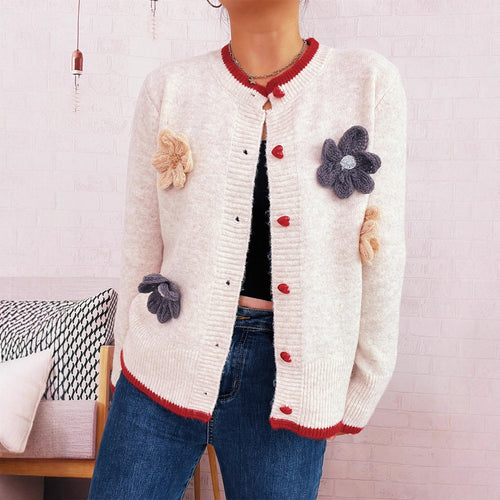 Dame cardigan med blomsterapplikationer og hjerteknapper Stilla