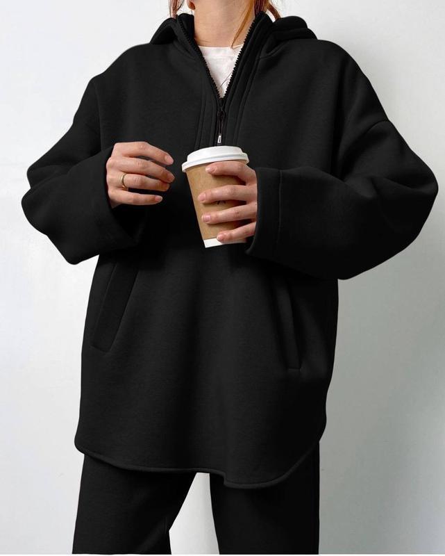 Kvindernes komfortable fleece sæt med kort lynlås og store lommer Skovae