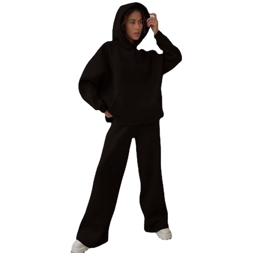 Kvinders afslappede hoodie og joggers look Skovae