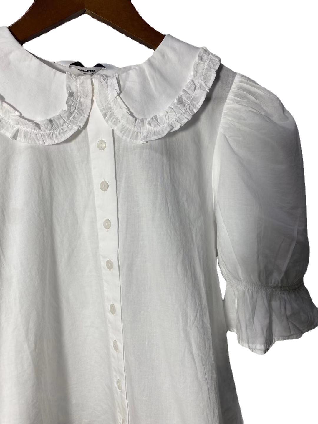 Damebluse med voluminøse puffærmer og dekorativ spidskrave Stilla