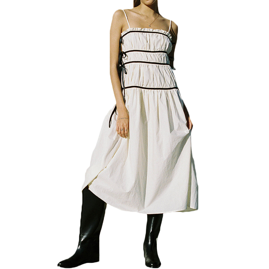Dame maxi kjole med legende ruffle design og justerbare stropper Skovae
