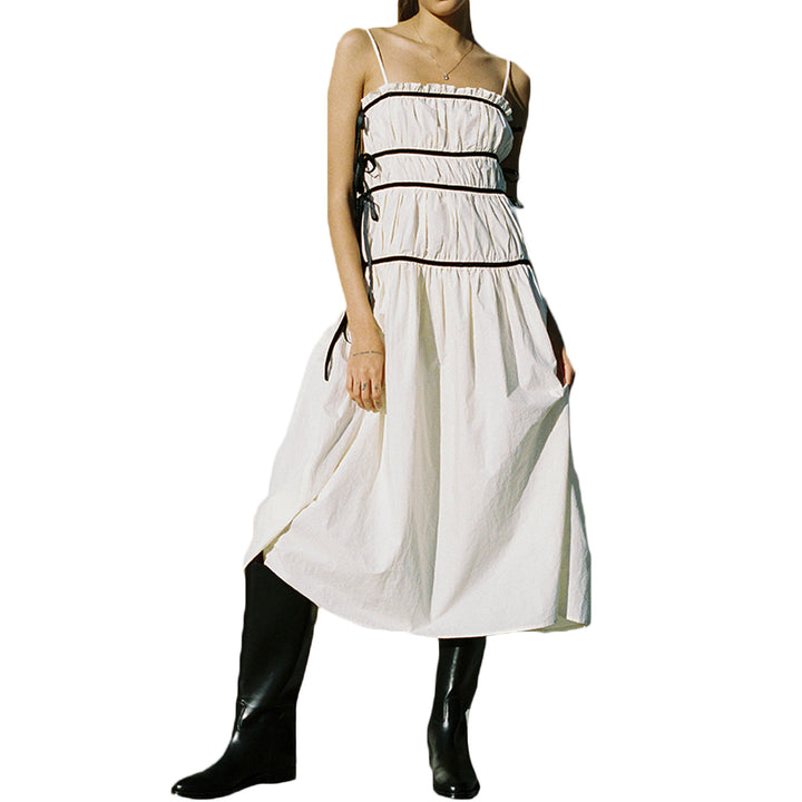 Dame maxi kjole med legende ruffle design og justerbare stropper Skovae