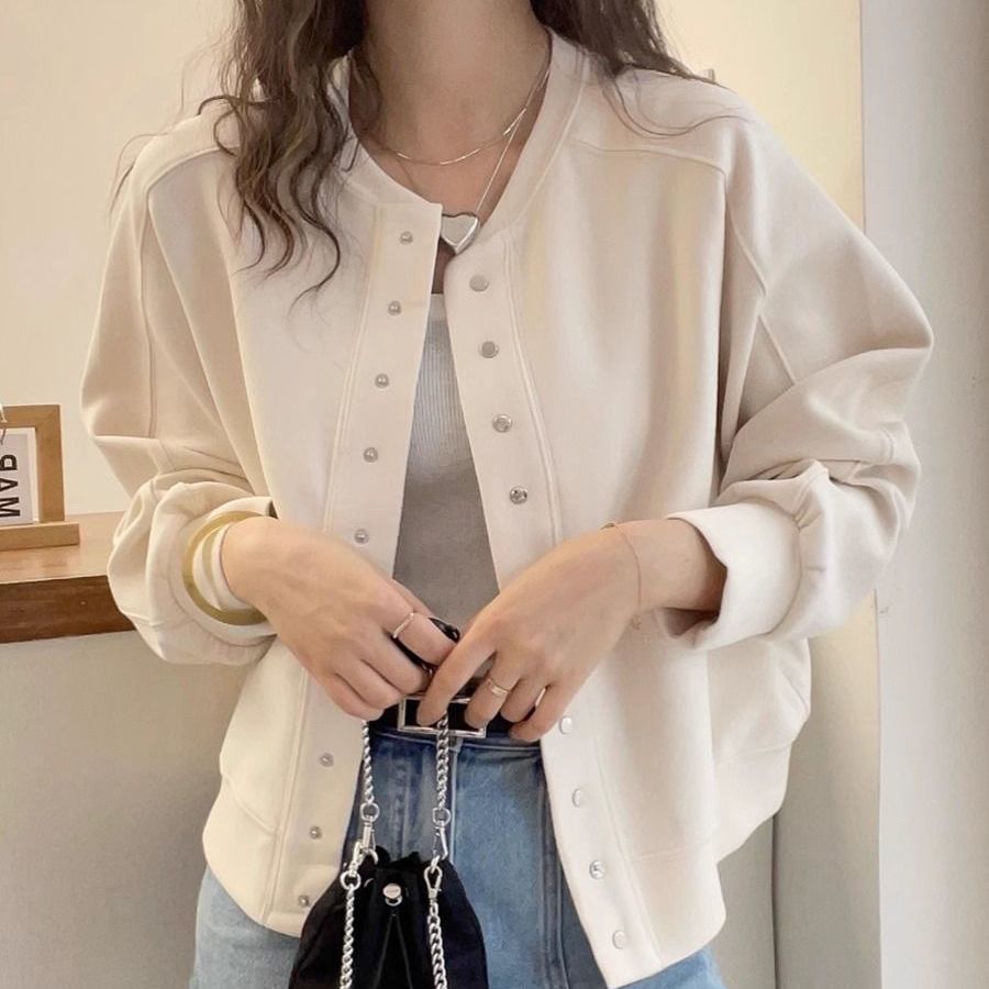 Dame sporty collegejakke med skinnende knapper Stilla